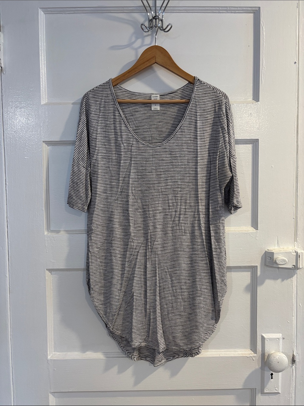 Old Navy Black & White Striped Scoop Neck Tunic